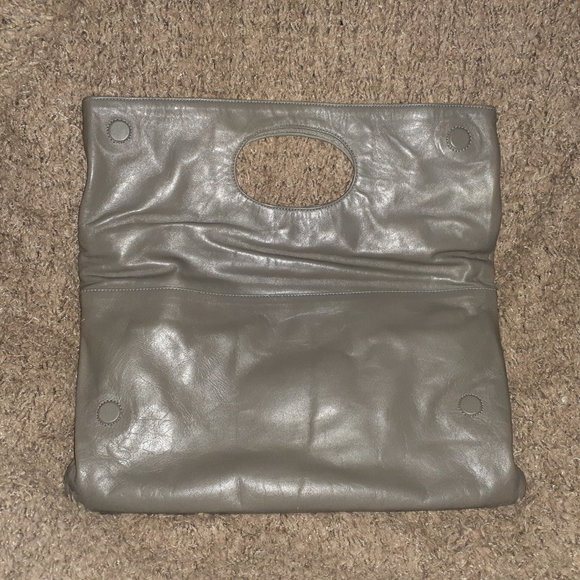 RUDSAK-Foldover-Ruched-Clutch - Picture 4 of 8